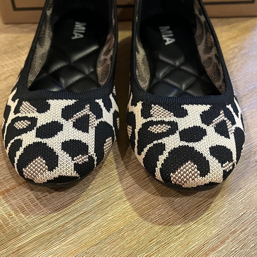 MIA Leopard Print Ballet Flats - Picture 9 of 10